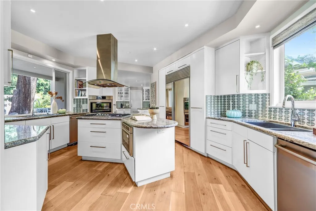 935 Hillcrest Place, Pasadena, California 91106 home-pic-26